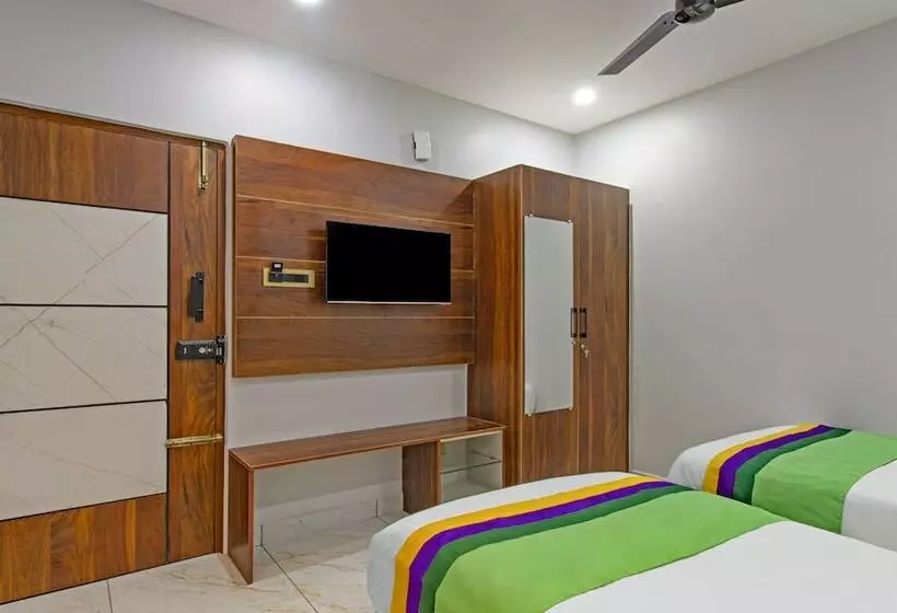 ホテル Treebo Abhi Suites, Guntur