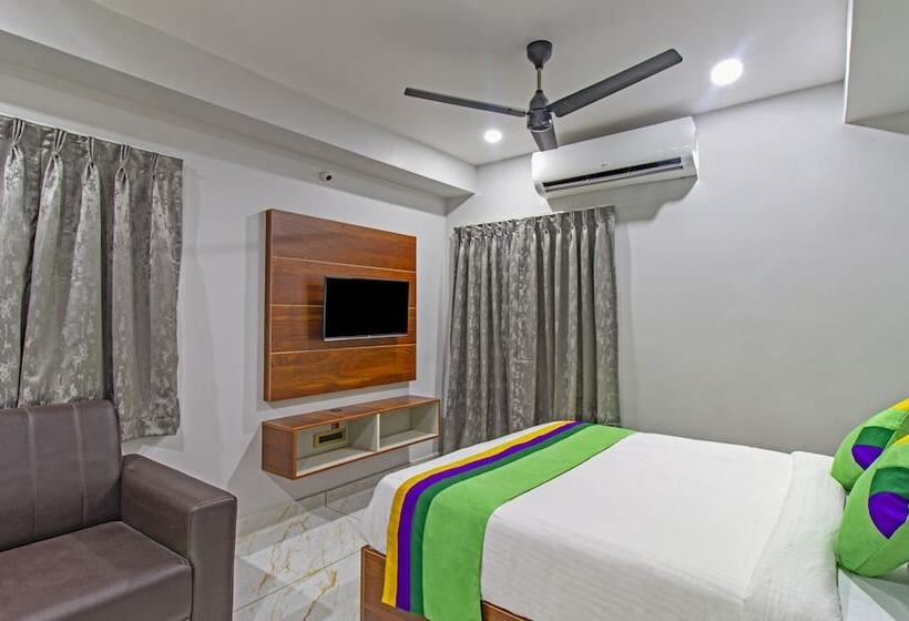 فندق Treebo Abhi Suites, Guntur