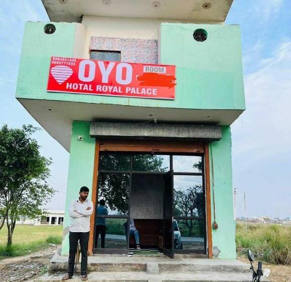 Spot On 81041 Hotel Royal Palace