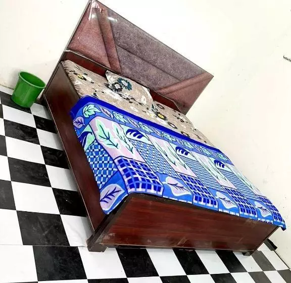 Spot On 81041 Hotel Royal Palace