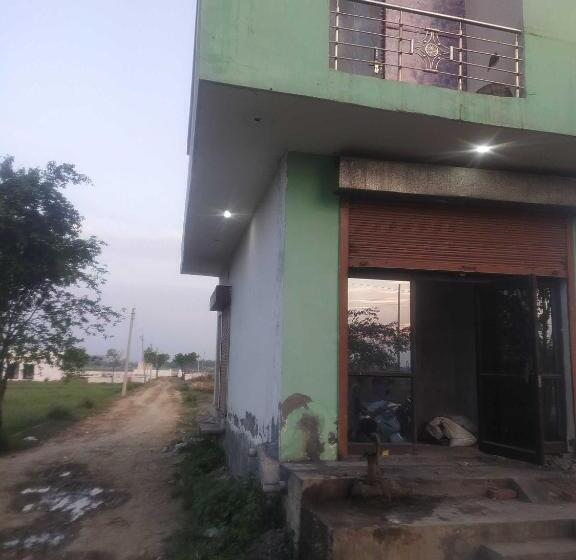 Spot On 81041 Hotel Royal Palace