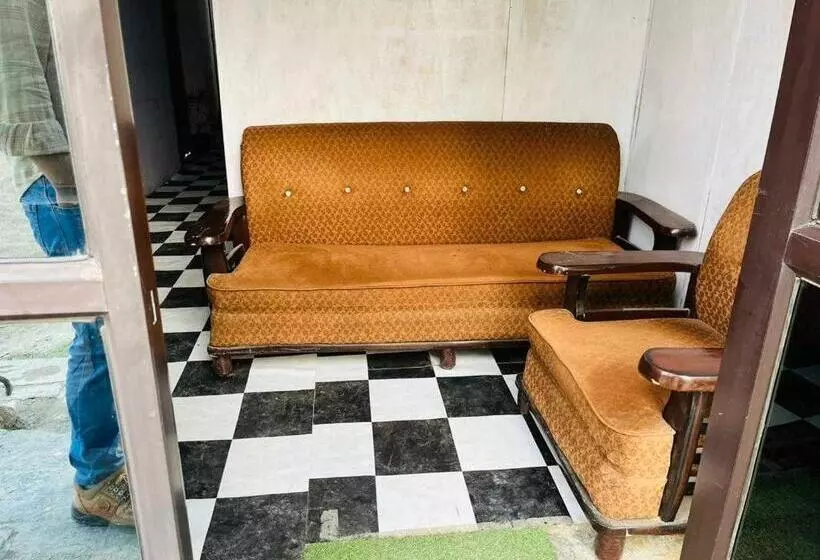 Spot On 81041 Hotel Royal Palace