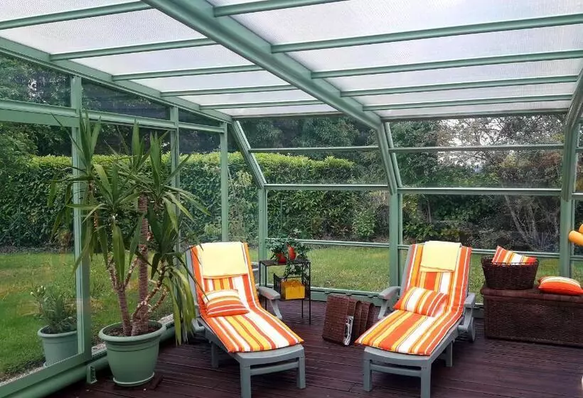 Aamiaismajoitus (B&B) Chambre D Hôte Avec Piscine Couverte