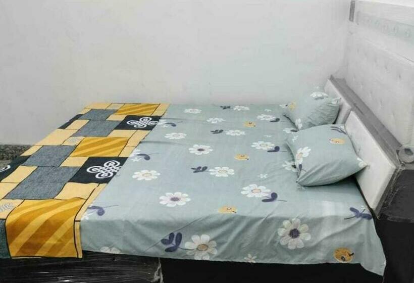 בית מלון כפרי Oyo 81037  Lotus