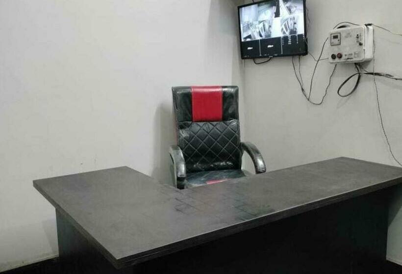 בית מלון כפרי Oyo 81037  Lotus