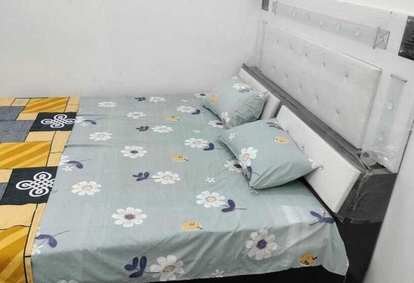 בית מלון כפרי Oyo 81037  Lotus