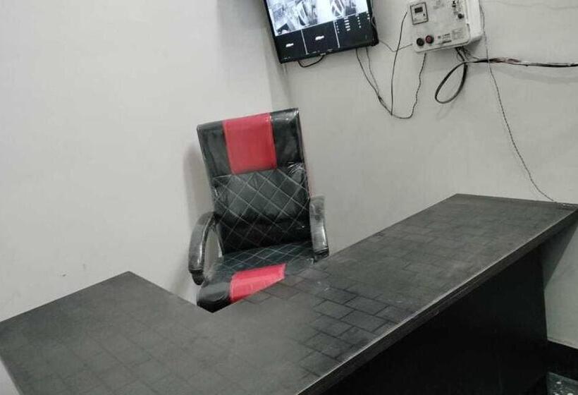 בית מלון כפרי Oyo 81037  Lotus