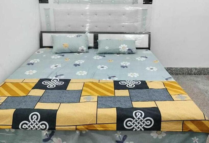 בית מלון כפרי Oyo 81037  Lotus