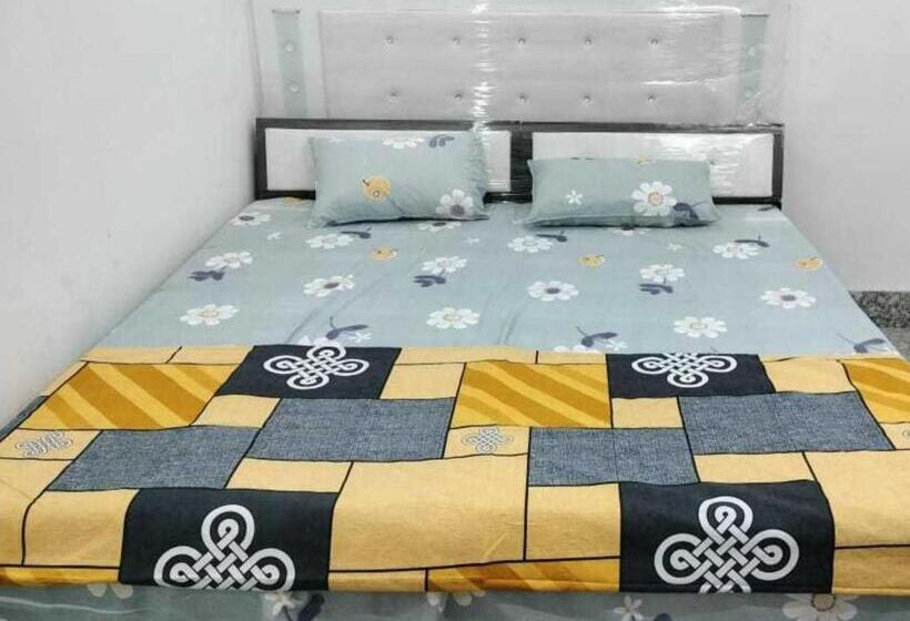 בית מלון כפרי Oyo 81037  Lotus