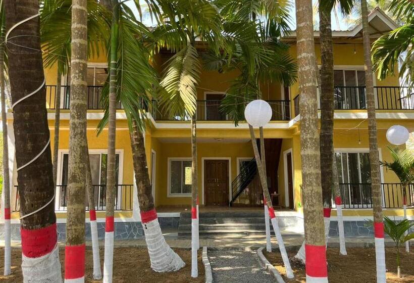 בית מלון כפרי Riva Gold By Flora Stays