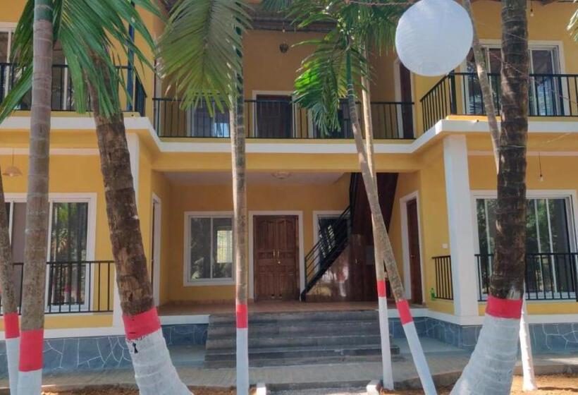 בית מלון כפרי Riva Gold By Flora Stays