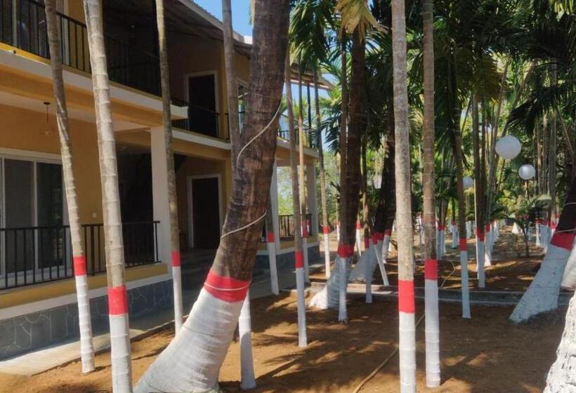 בית מלון כפרי Riva Gold By Flora Stays