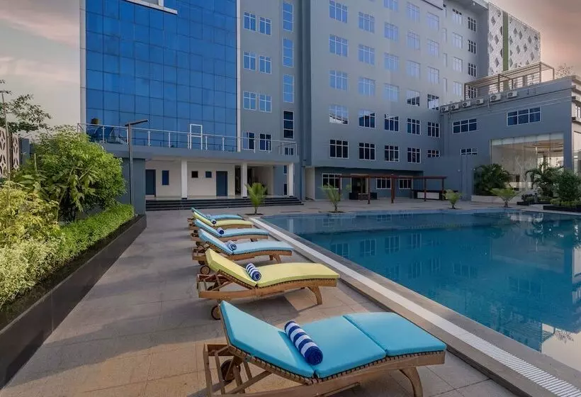 هتل Soaltee Westend Itahari