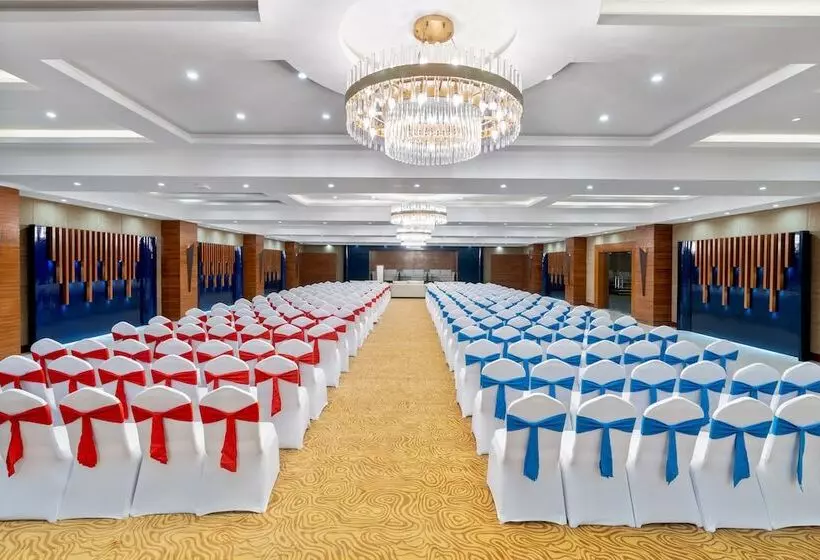 هتل Soaltee Westend Itahari