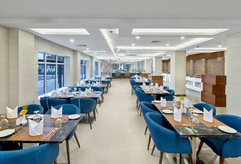 هتل Soaltee Westend Itahari