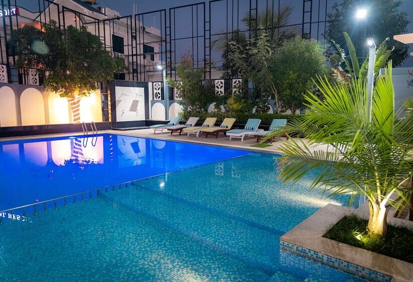 هتل Soaltee Westend Itahari