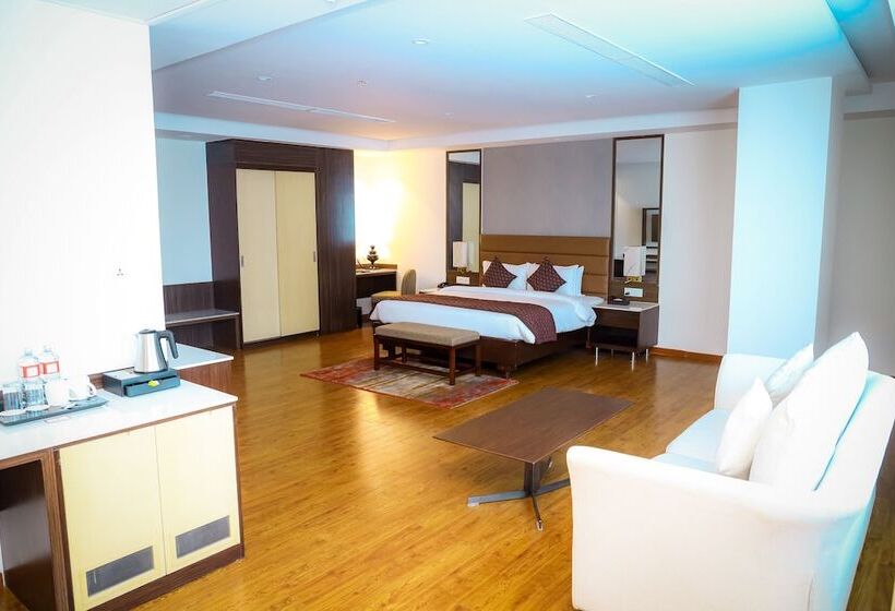 هتل Soaltee Westend Itahari