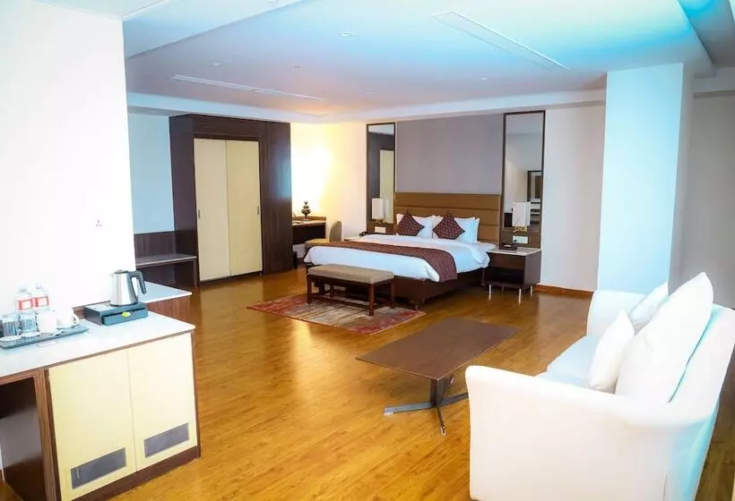 هتل Soaltee Westend Itahari