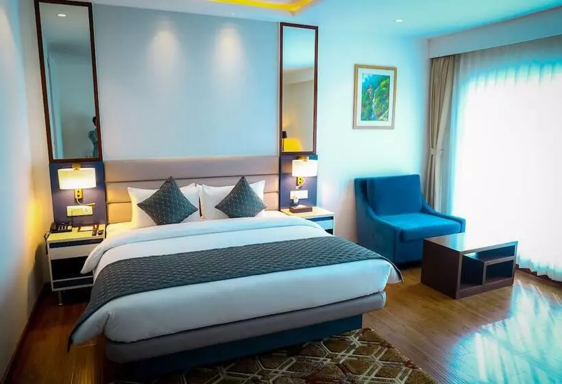 هتل Soaltee Westend Itahari