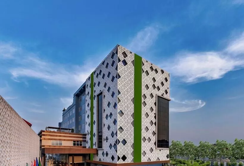 هتل Soaltee Westend Itahari