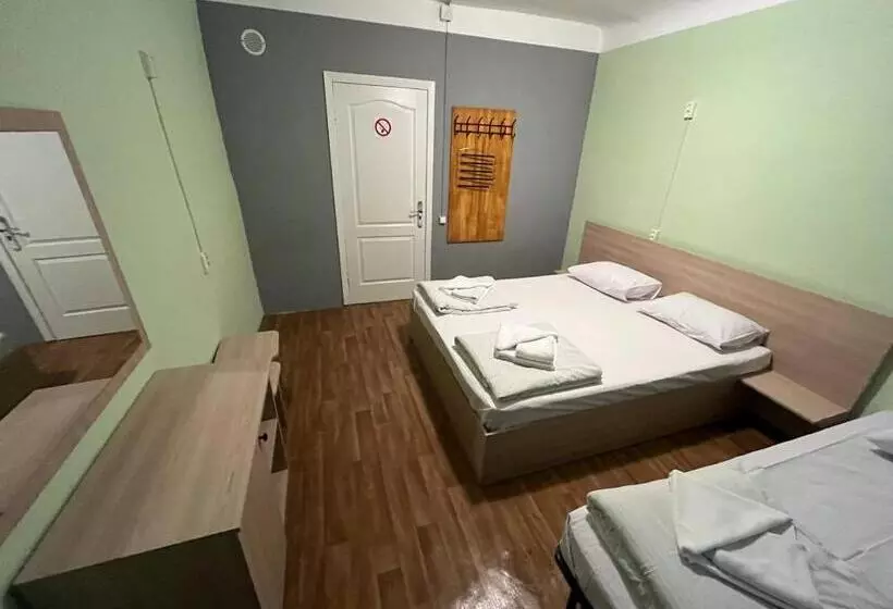 Fox Hostel Kyiv
