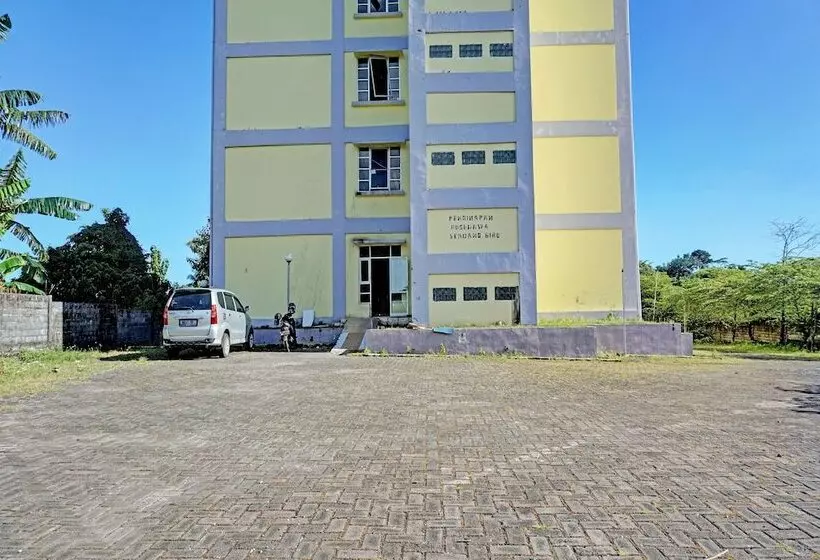 Hotelli Spot On 92374 Penginapan Rusunawa