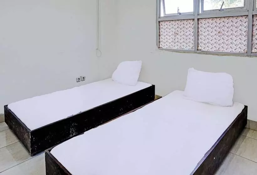 Hotelli Spot On 92374 Penginapan Rusunawa