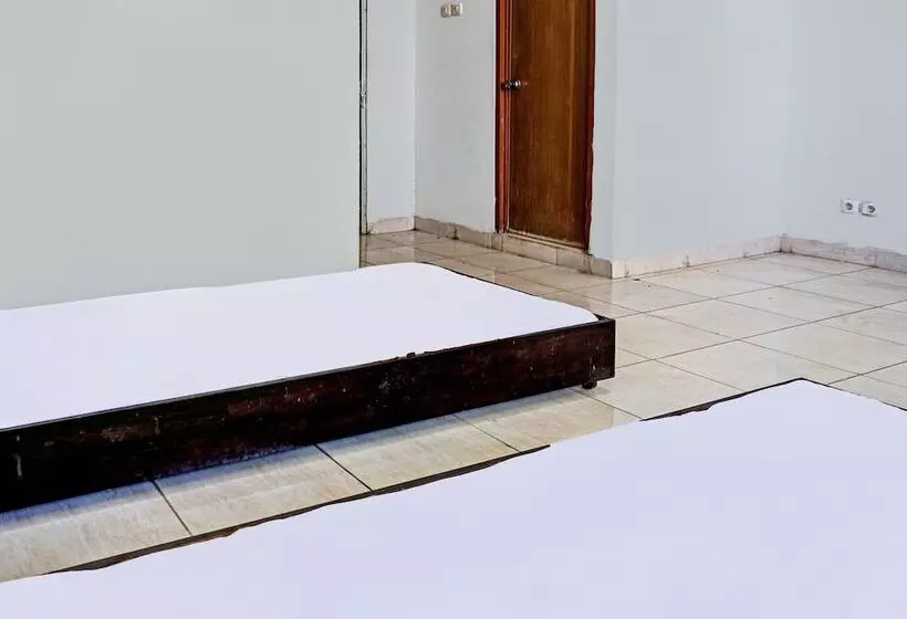 Hotelli Spot On 92374 Penginapan Rusunawa