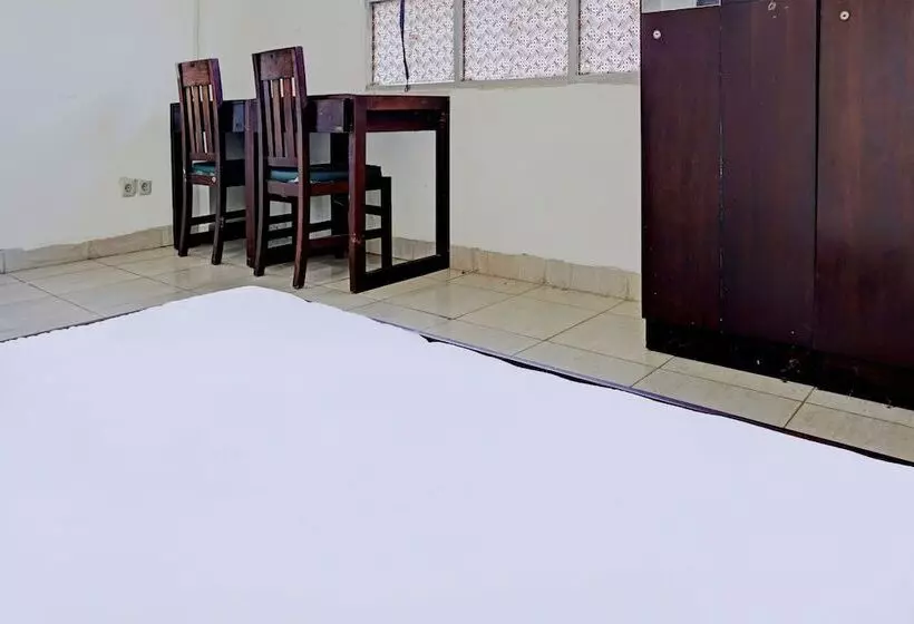 Hotelli Spot On 92374 Penginapan Rusunawa