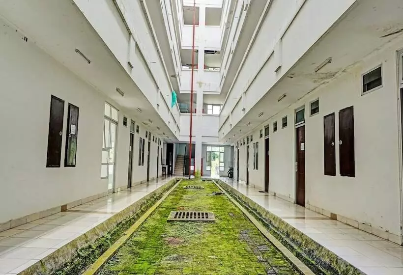 Hotelli Spot On 92374 Penginapan Rusunawa