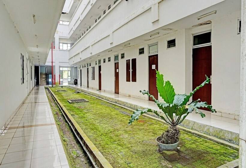 فندق Spot On 92374 Penginapan Rusunawa