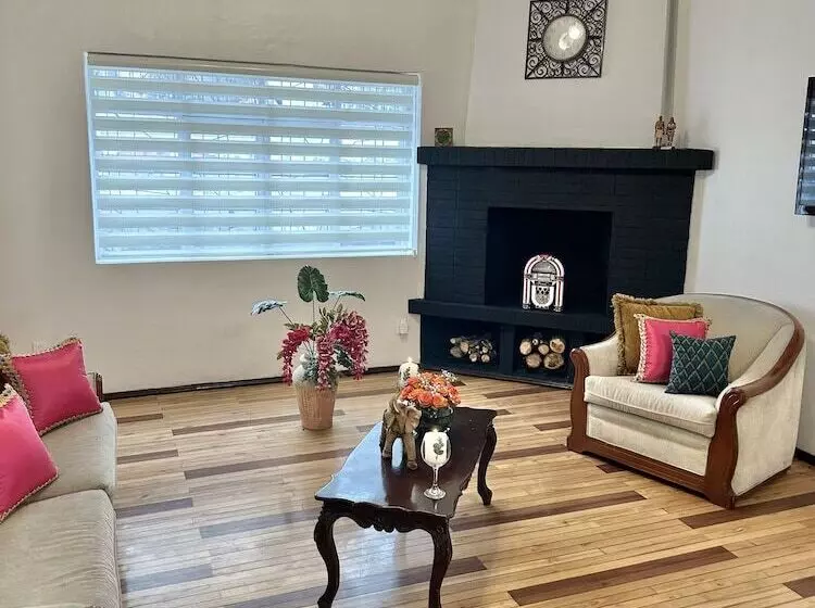 ペンション Casa Balthazar Hostel