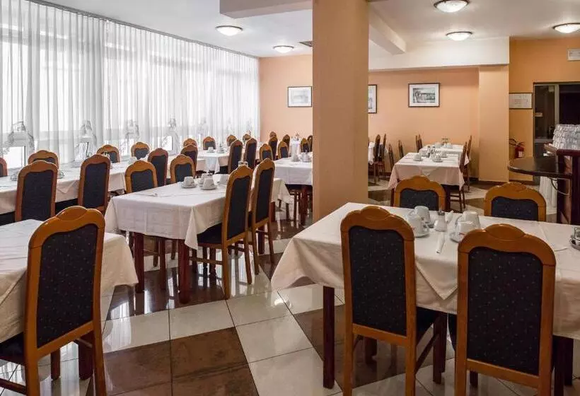 Отель Carlstadt