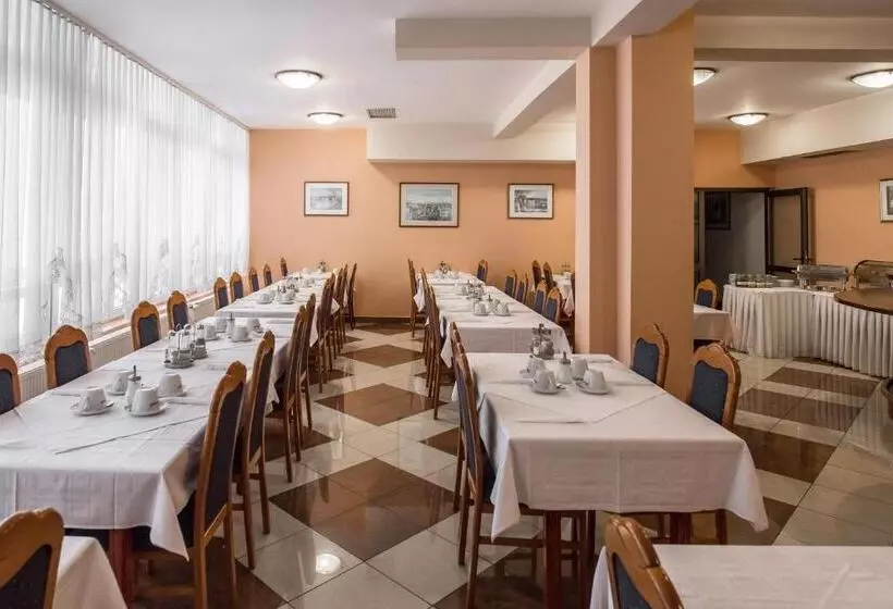 Отель Carlstadt