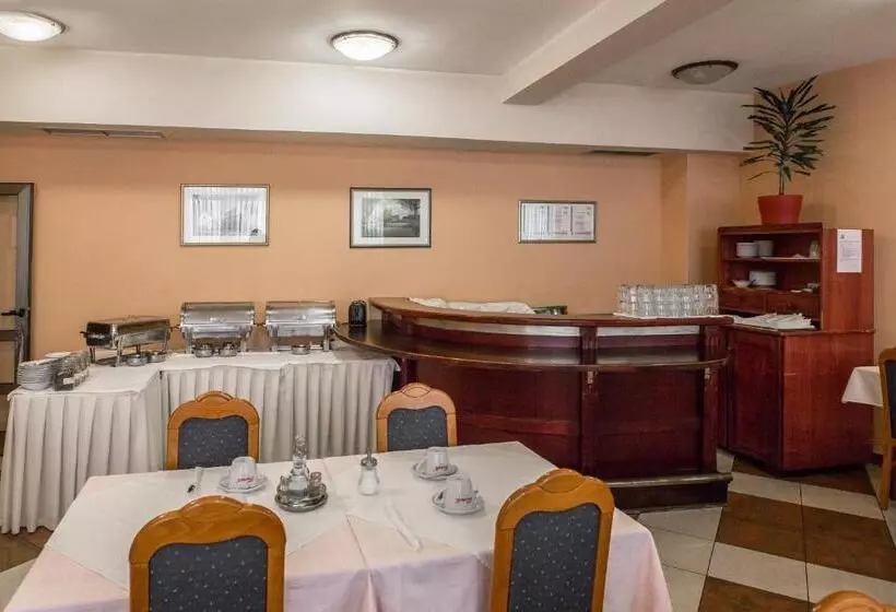 Отель Carlstadt