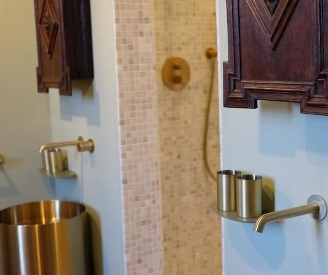 בית מלון כפרי Château De La Tour