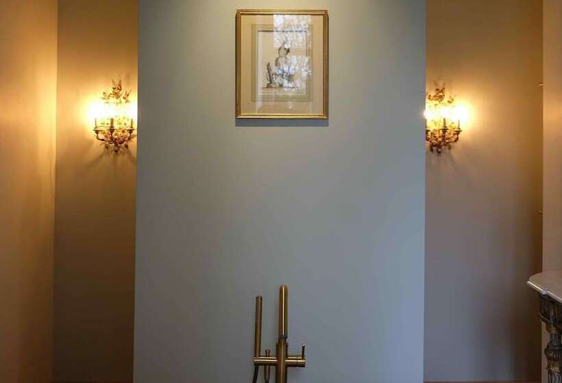 בית מלון כפרי Château De La Tour