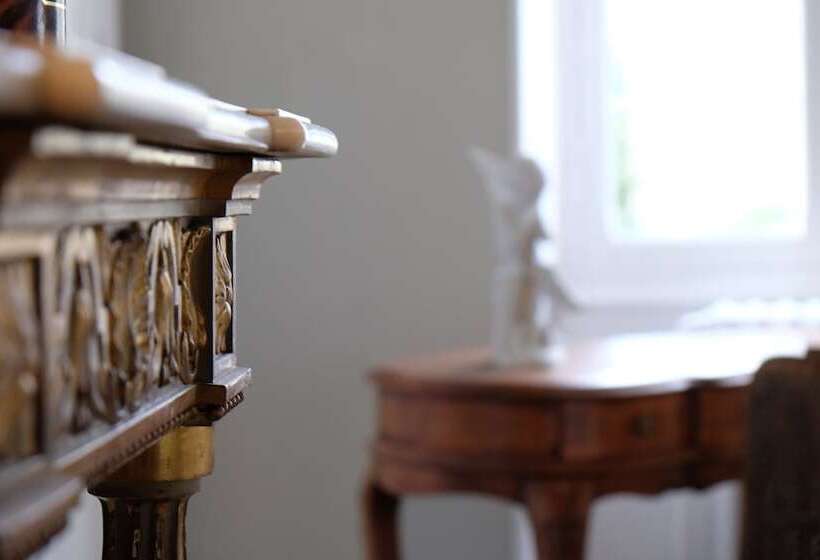 בית מלון כפרי Château De La Tour