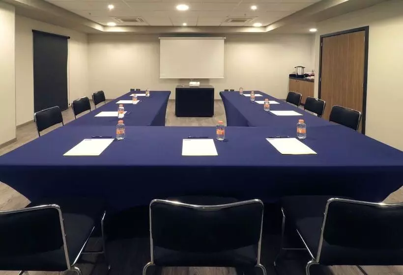 Hotel City Express By Marriott Piedras Negras