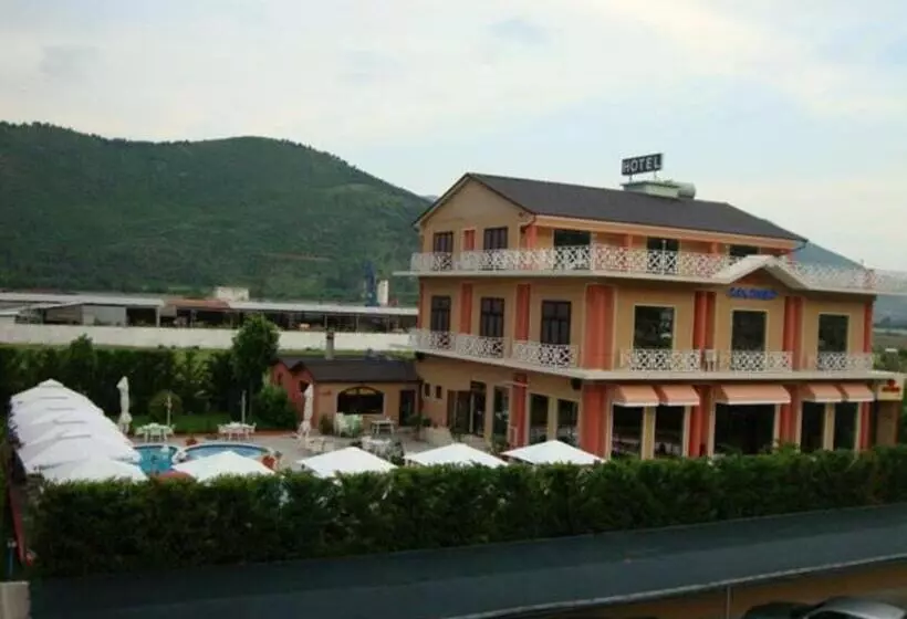 فندق Colombo Elbasan