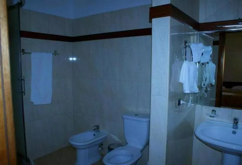 فندق Colombo Elbasan