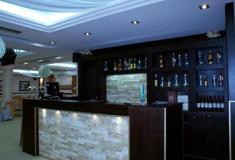 فندق Colombo Elbasan