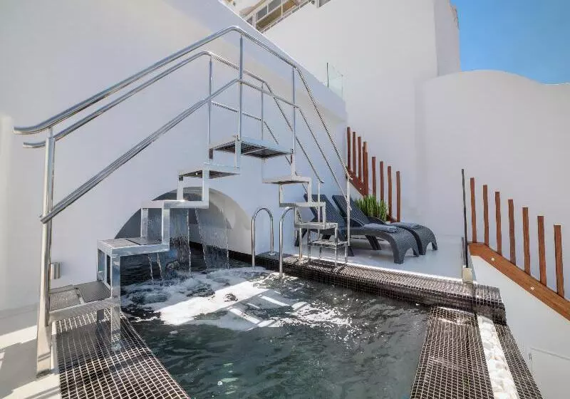 هتل Day Dream Luxury Suites