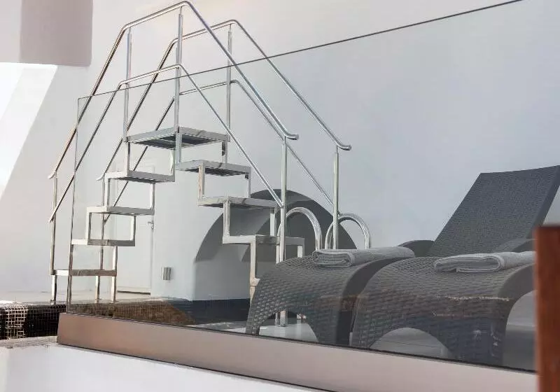 هتل Day Dream Luxury Suites