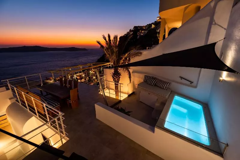 هتل Day Dream Luxury Suites