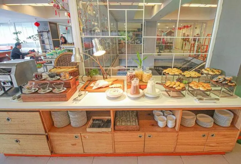 Harris Hotel Pontianak