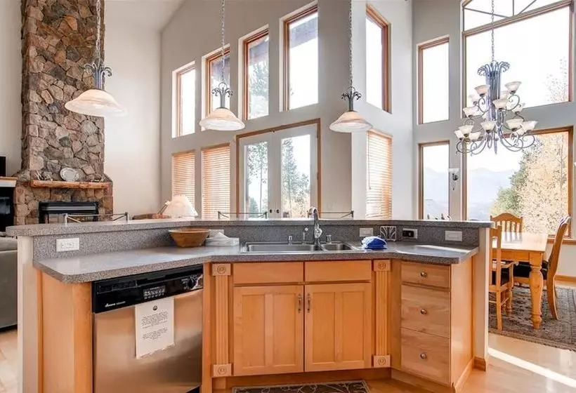 Отель Timber Heights Lodge