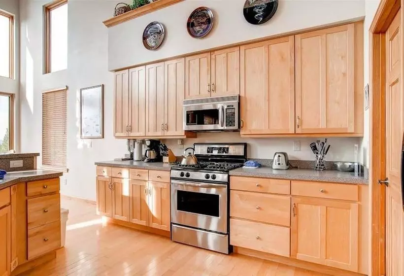 Отель Timber Heights Lodge