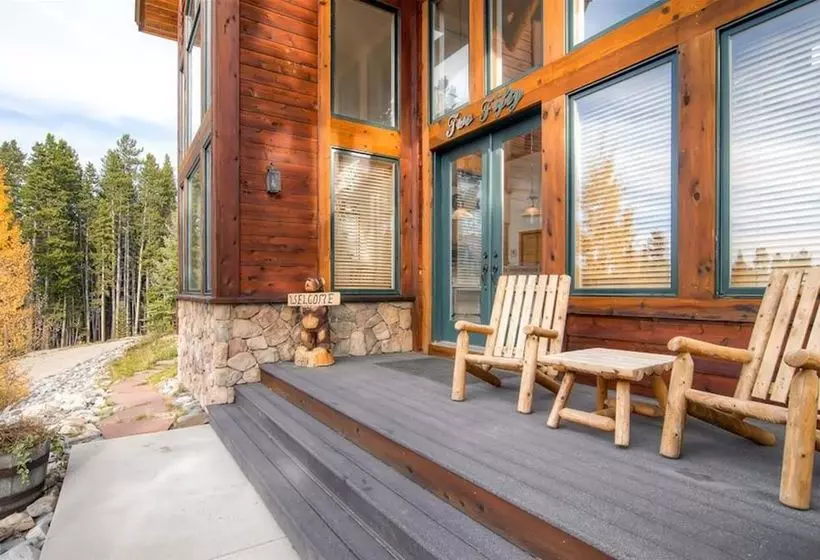 Отель Timber Heights Lodge