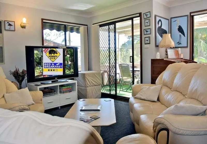 Отель Wombats Bed & Breakfast